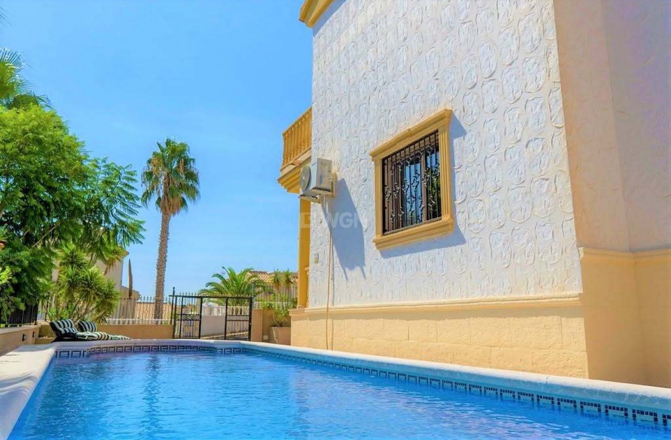 Odsprzedaż - Villa - Villamartin - Las Filipinas