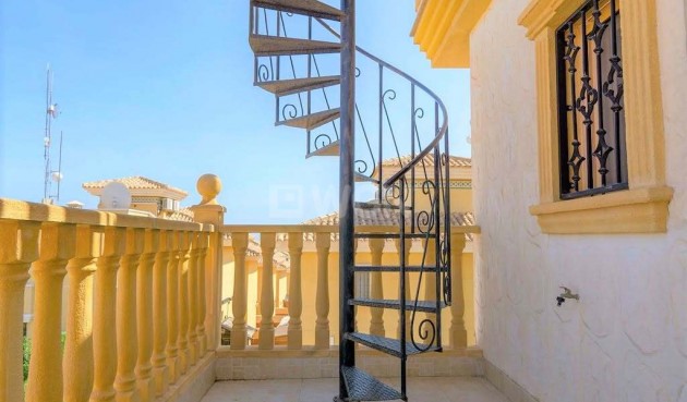 Odsprzedaż - Villa - Villamartin - Las Filipinas
