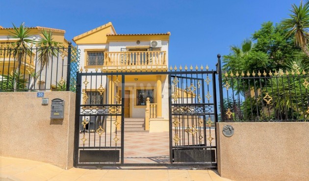 Odsprzedaż - Villa - Villamartin - Las Filipinas