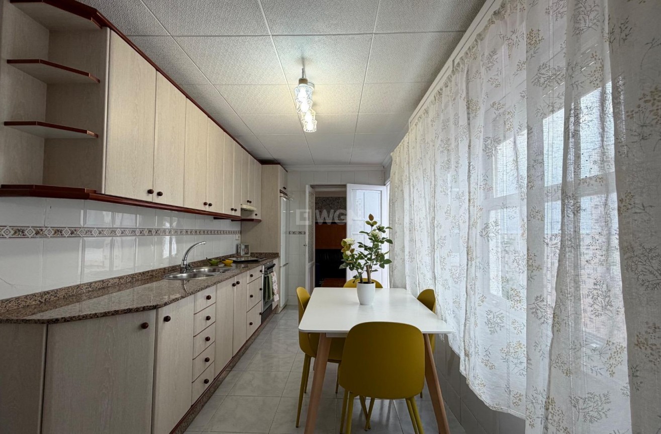 Wiederverkauf - Wohnung - Torrevieja - Centro