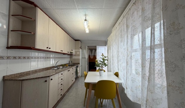 Wiederverkauf - Wohnung - Torrevieja - Centro
