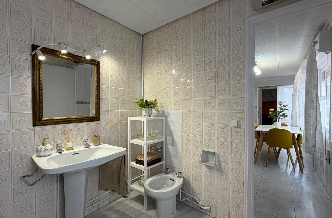 Wiederverkauf - Wohnung - Torrevieja - Centro