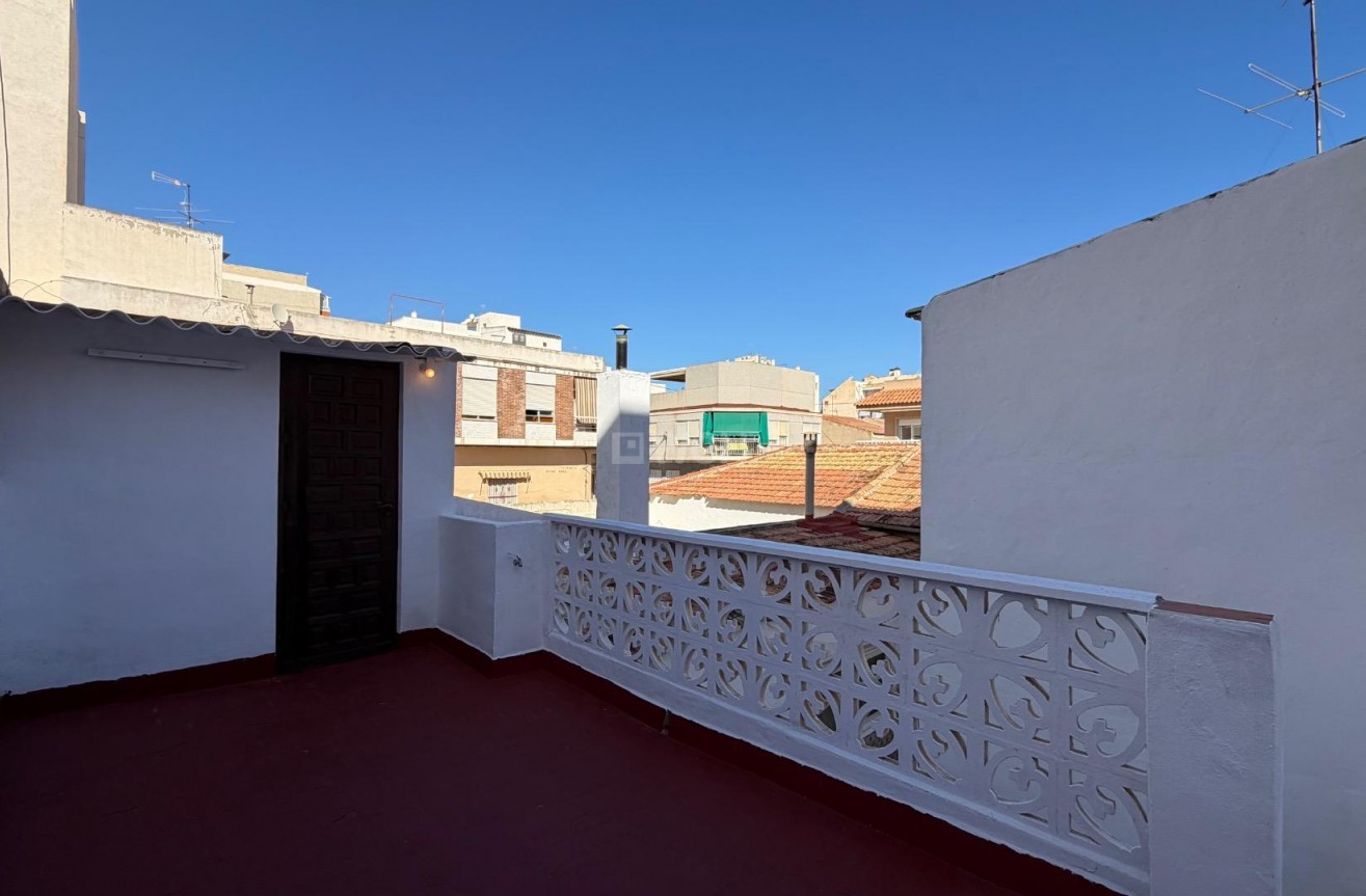 Wiederverkauf - Wohnung - Torrevieja - Centro