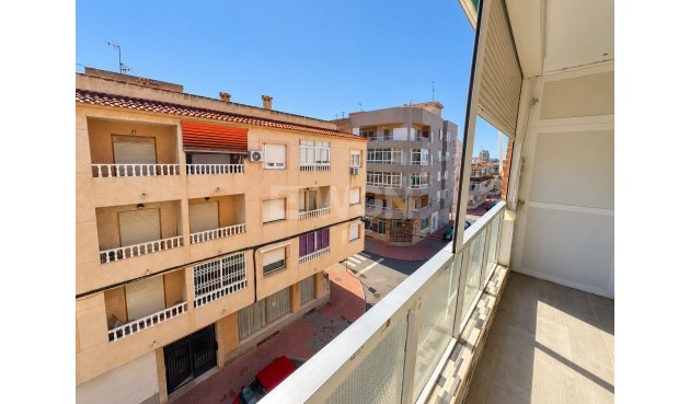 Resale - Apartment / flat - Torrevieja - Costa Blanca