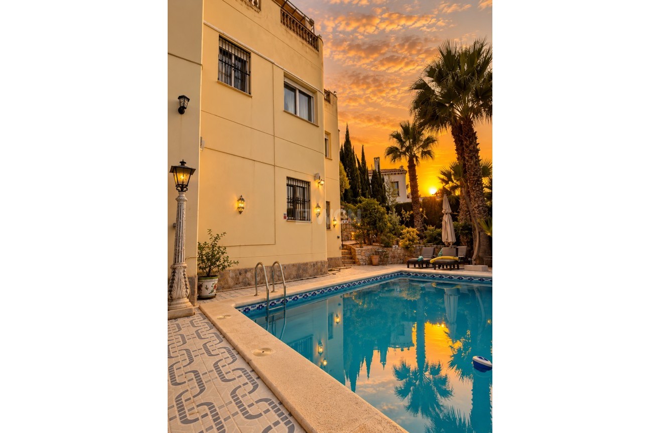 Resale - Villa - Dehesa de Campoamor - Costa Blanca
