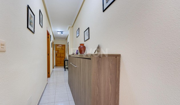Resale - Apartment / flat - Torrevieja - Costa Blanca