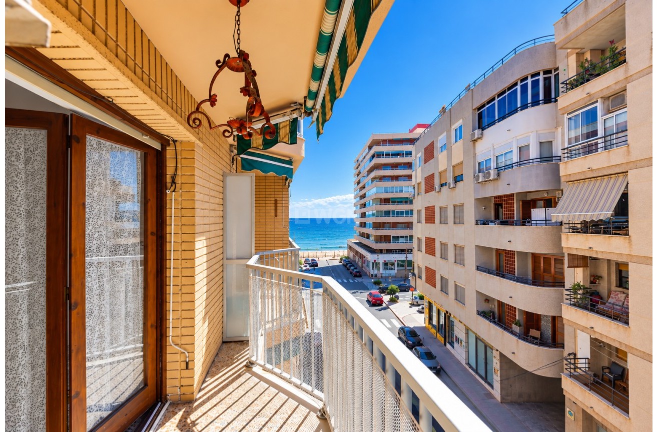 Resale - Apartment / flat - Torrevieja - Costa Blanca