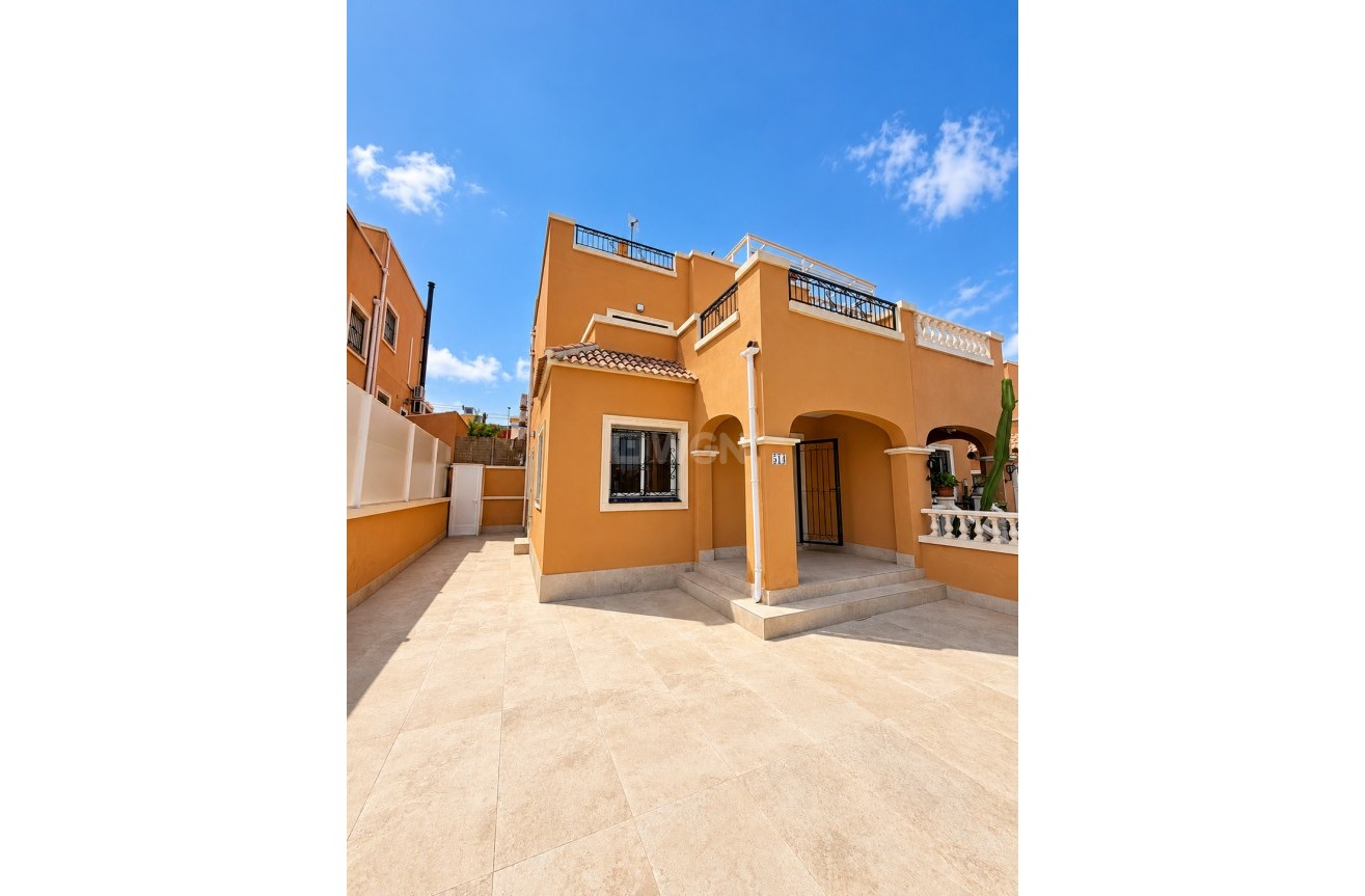 Resale - Villa - Orihuela Costa - Costa Blanca