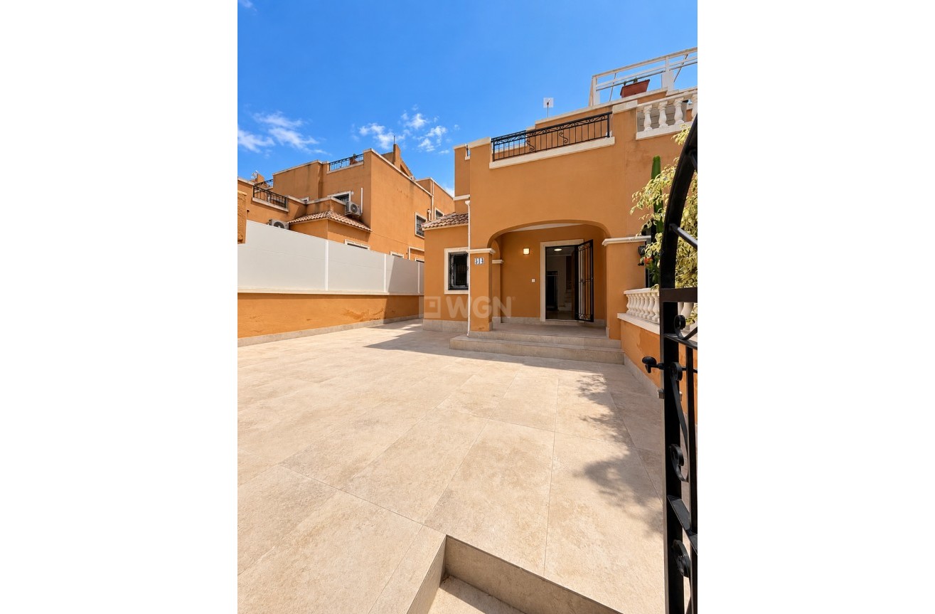 Odsprzedaż - Villa - Orihuela Costa - Costa Blanca