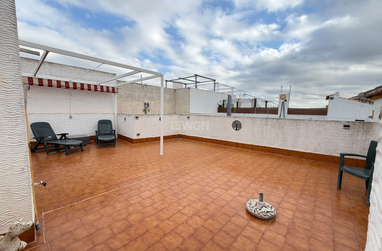 Odsprzedaż - Mieszkanie w bloku - Vistabella Golf Entre Naranjos - Inland