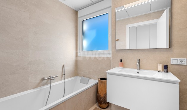 Resale - Villa - San Miguel de Salinas - Inland