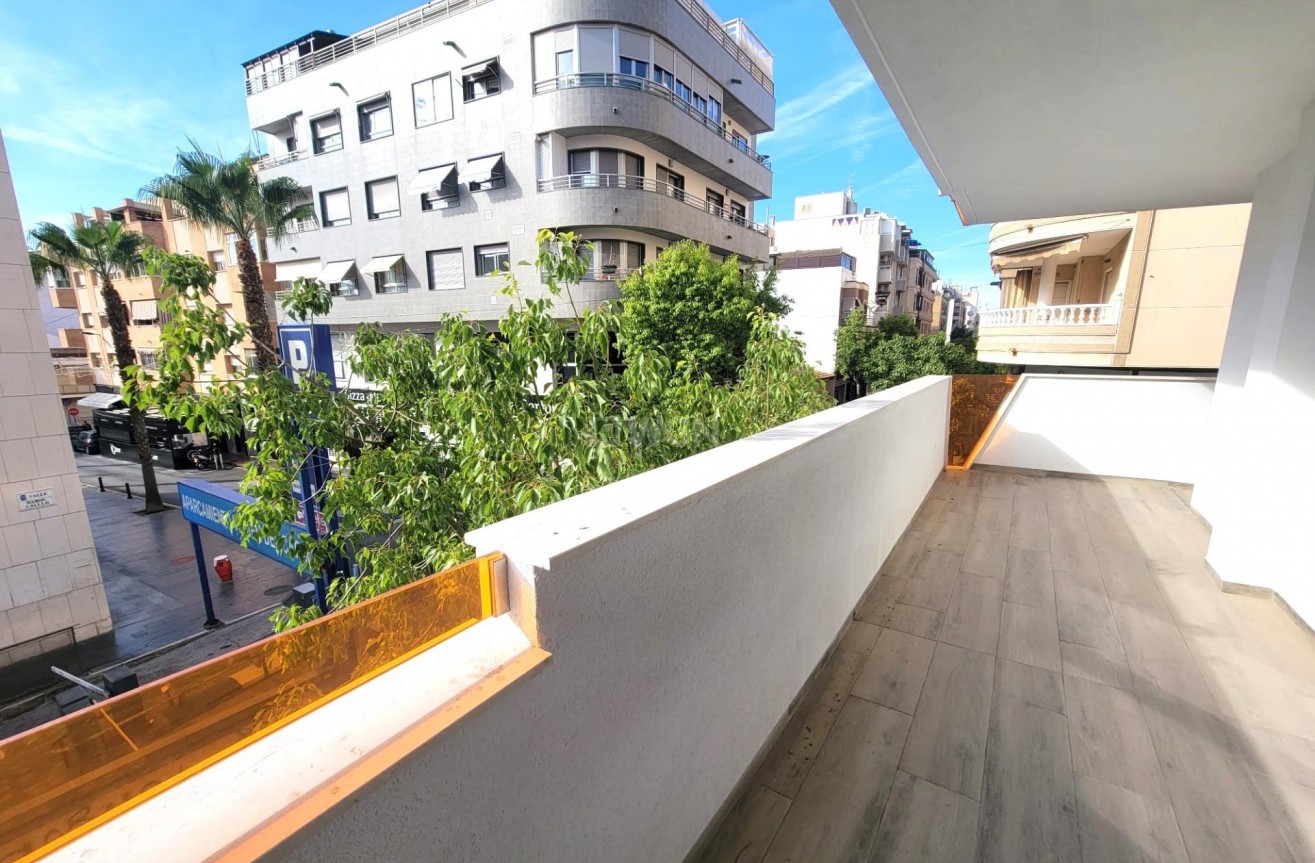 Resale - Apartment / flat - Torrevieja - Playa del Cura