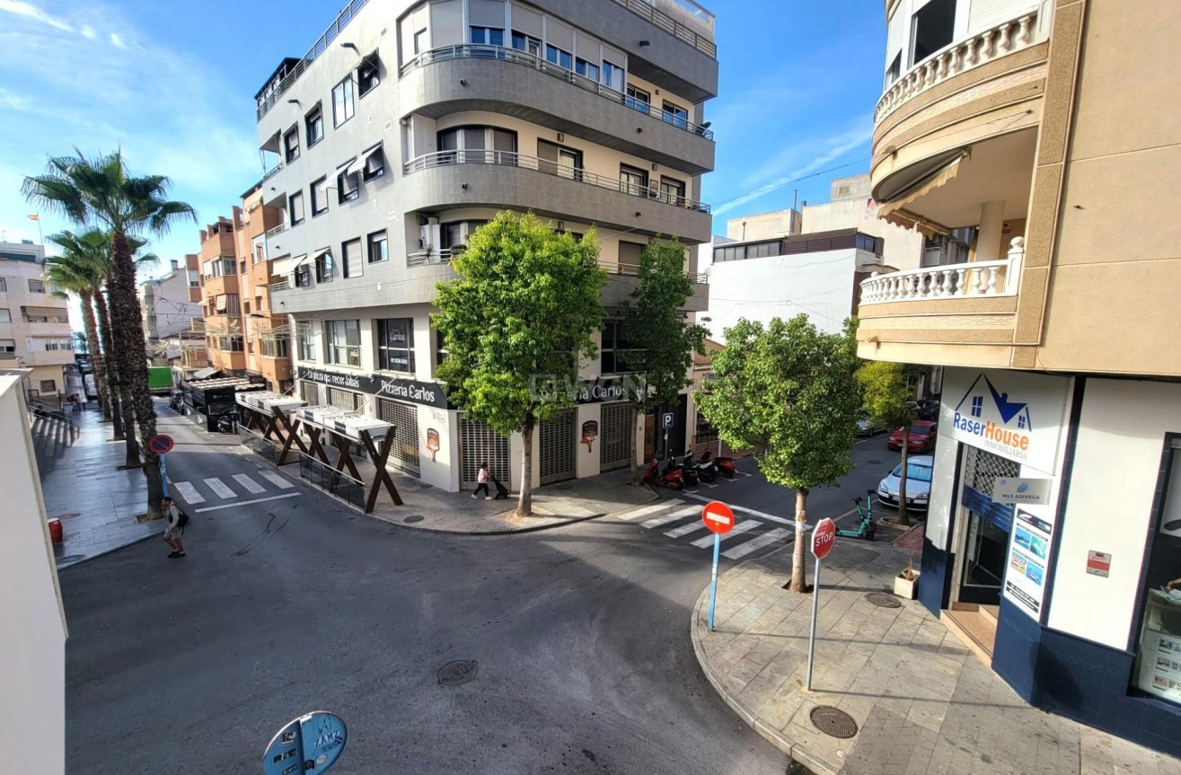 Resale - Apartment / flat - Torrevieja - Playa del Cura