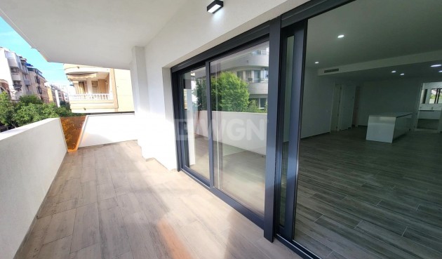 Resale - Apartment / flat - Torrevieja - Playa del Cura