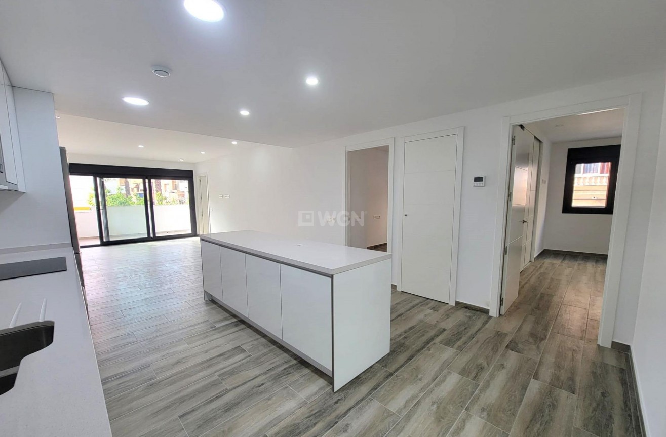 Resale - Apartment / flat - Torrevieja - Playa del Cura
