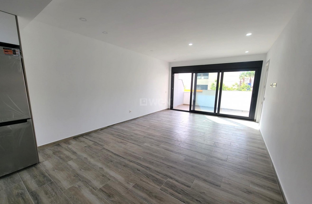 Resale - Apartment / flat - Torrevieja - Playa del Cura