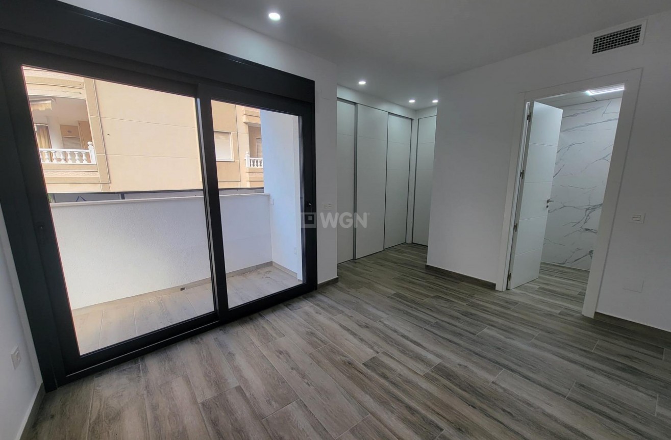 Resale - Apartment / flat - Torrevieja - Playa del Cura