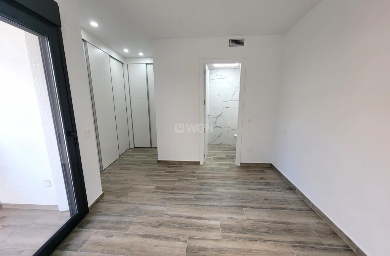 Resale - Apartment / flat - Torrevieja - Playa del Cura