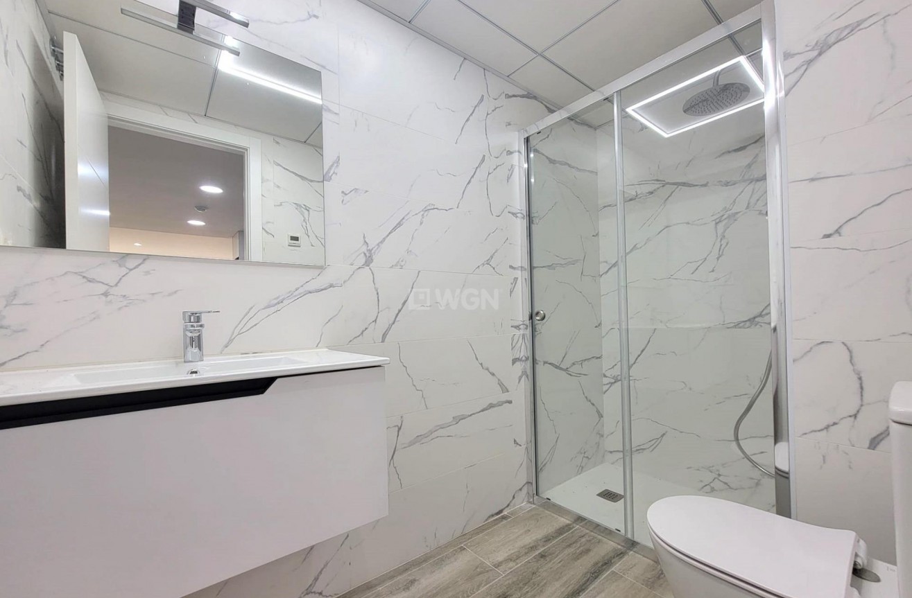 Resale - Apartment / flat - Torrevieja - Playa del Cura