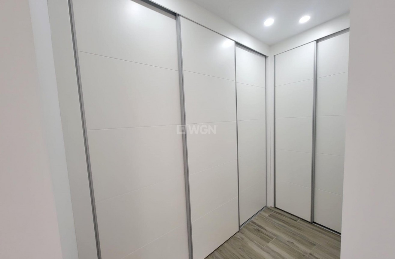 Resale - Apartment / flat - Torrevieja - Playa del Cura