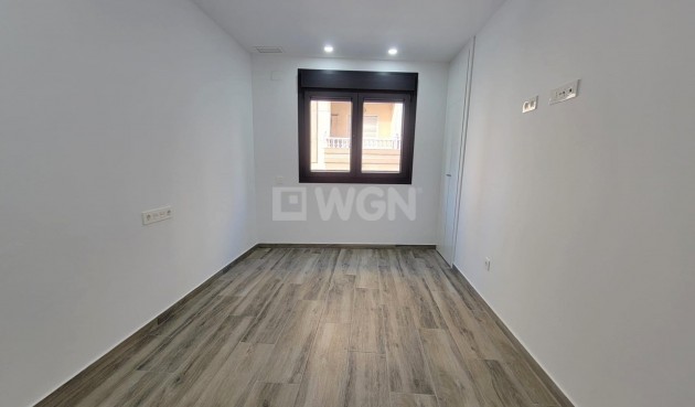 Resale - Apartment / flat - Torrevieja - Playa del Cura