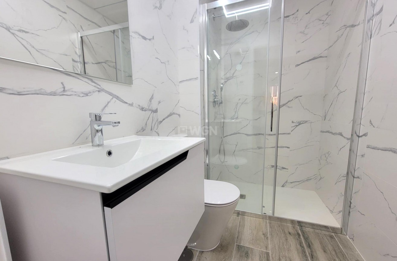 Resale - Apartment / flat - Torrevieja - Playa del Cura