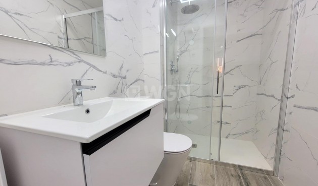 Resale - Apartment / flat - Torrevieja - Playa del Cura