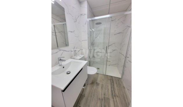 Resale - Apartment / flat - Torrevieja - Playa del Cura