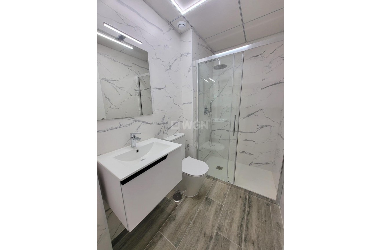 Resale - Apartment / flat - Torrevieja - Playa del Cura