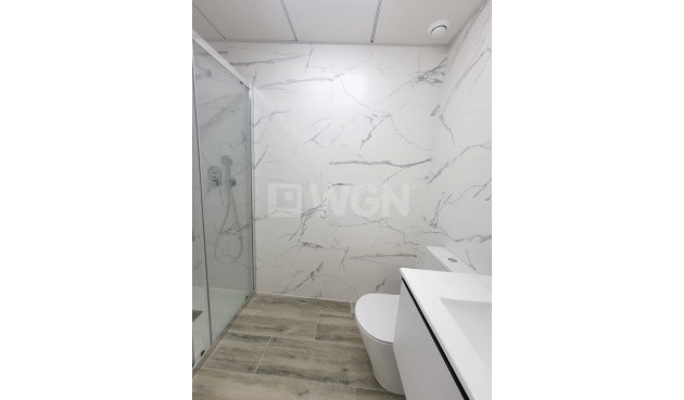 Resale - Apartment / flat - Torrevieja - Playa del Cura