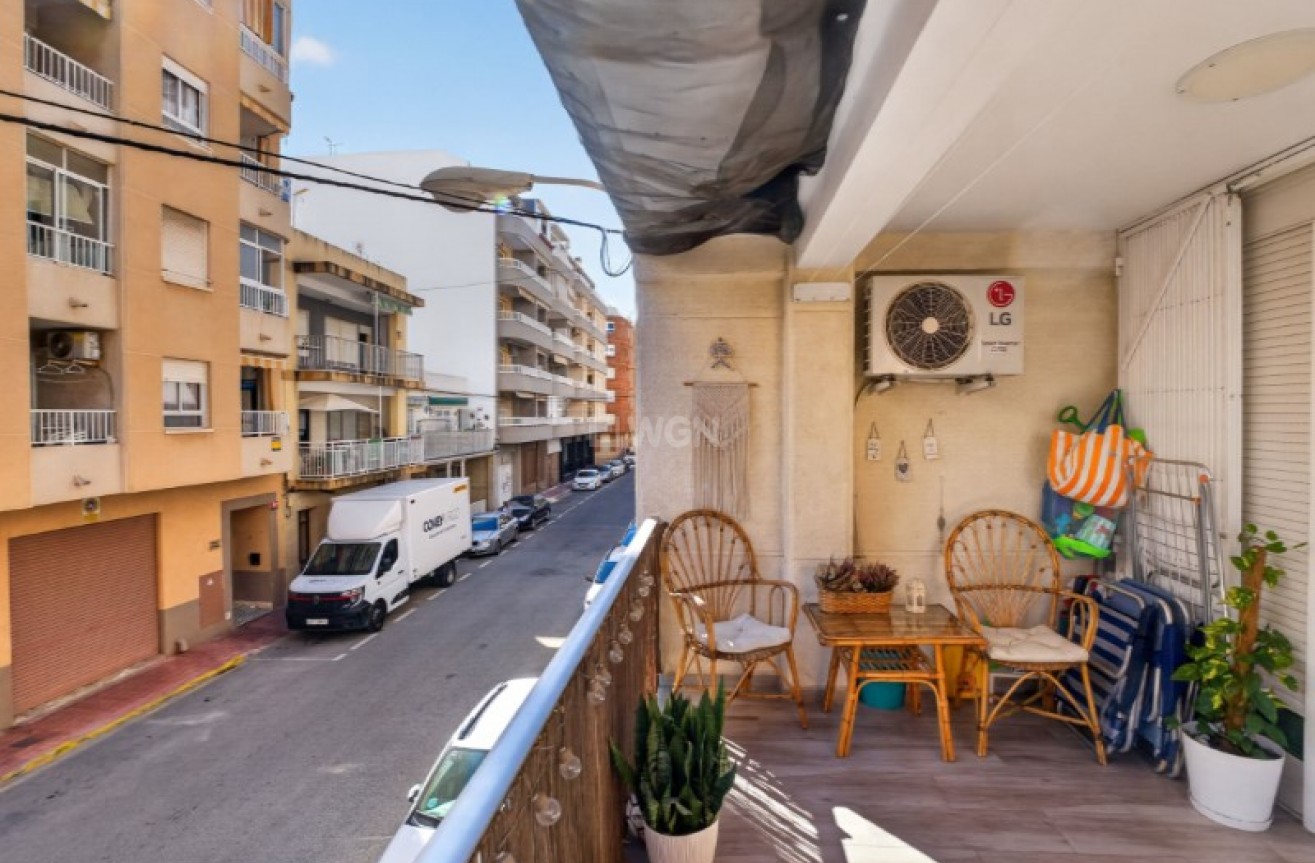 Resale - Apartment / flat - Torrevieja - Costa Blanca