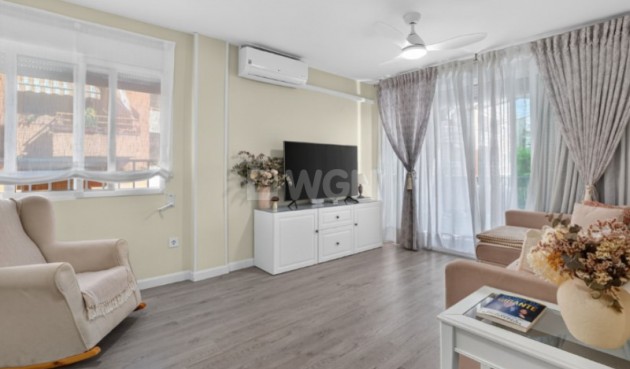 Resale - Apartment / flat - Torrevieja - Costa Blanca