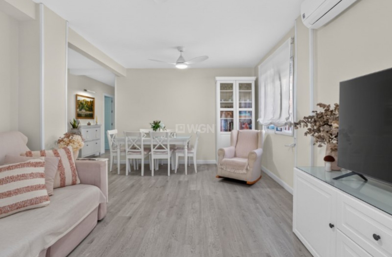 Resale - Apartment / flat - Torrevieja - Costa Blanca