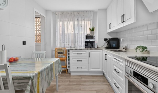 Resale - Apartment / flat - Torrevieja - Costa Blanca