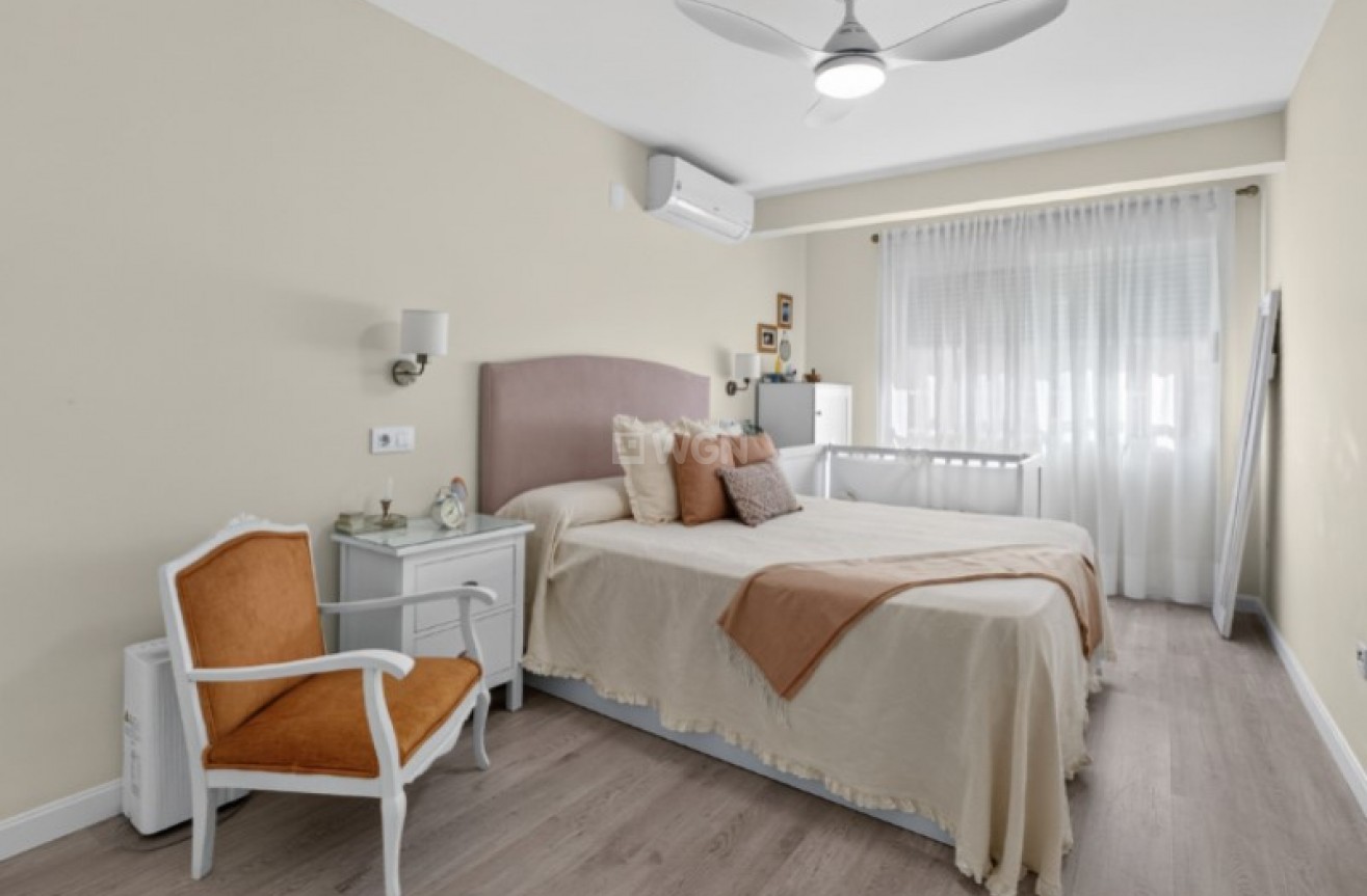 Resale - Apartment / flat - Torrevieja - Costa Blanca