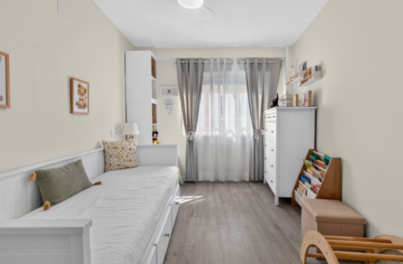 Resale - Apartment / flat - Torrevieja - Costa Blanca