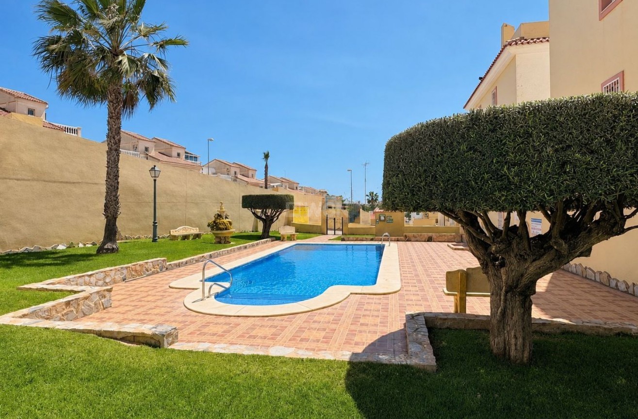 Wiederverkauf - Wohnung - Orihuela Costa - Villamartín