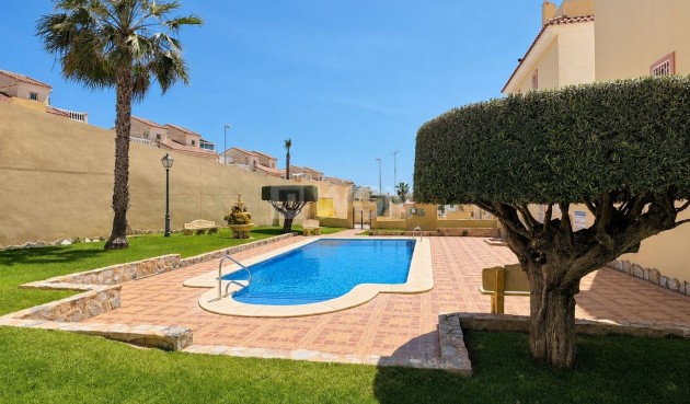 Wiederverkauf - Wohnung - Orihuela Costa - Villamartín
