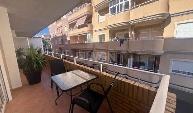 Resale - Apartment / flat - Torrevieja - Estacion De Autobuses