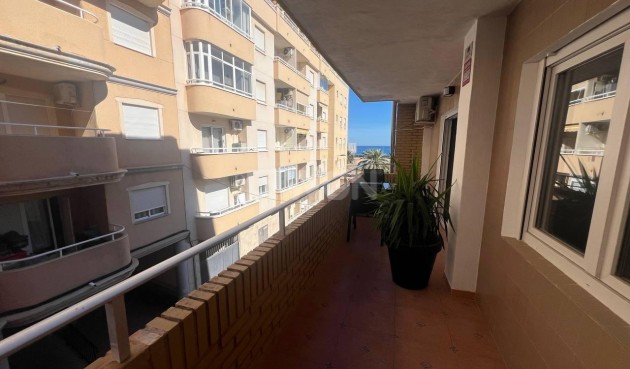 Resale - Apartment / flat - Torrevieja - Estacion De Autobuses
