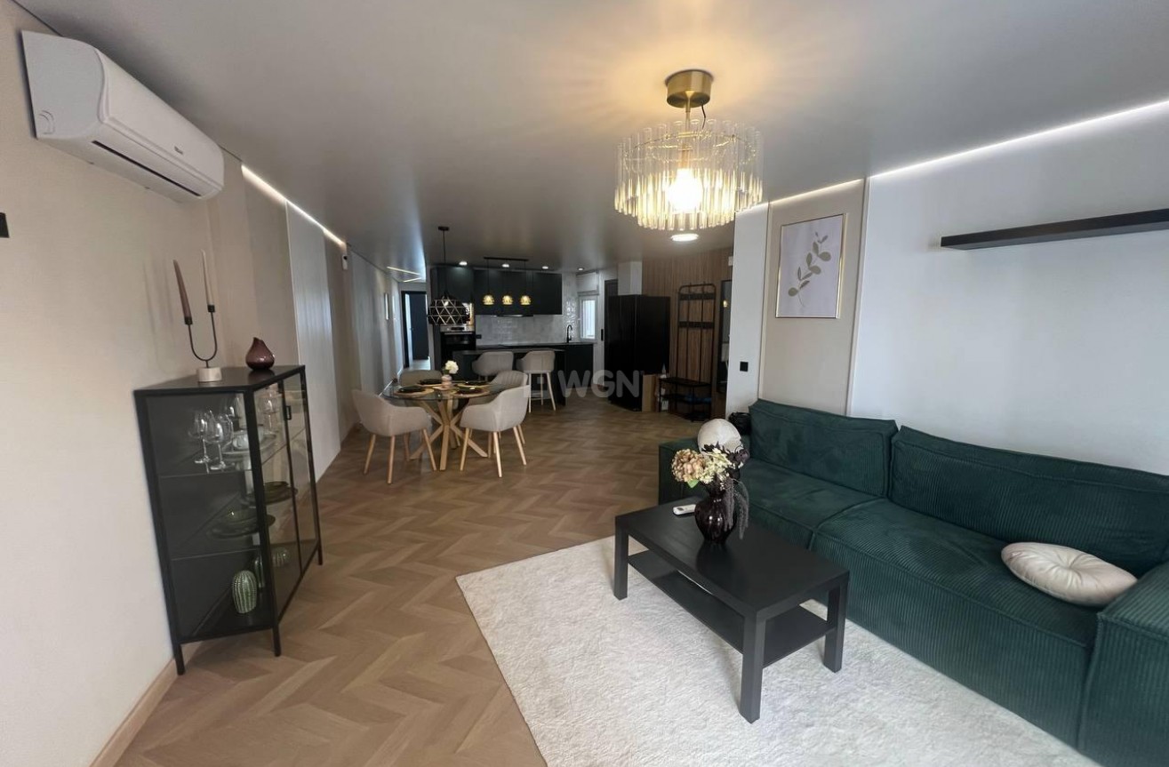 Resale - Apartment / flat - Torrevieja - Estacion De Autobuses
