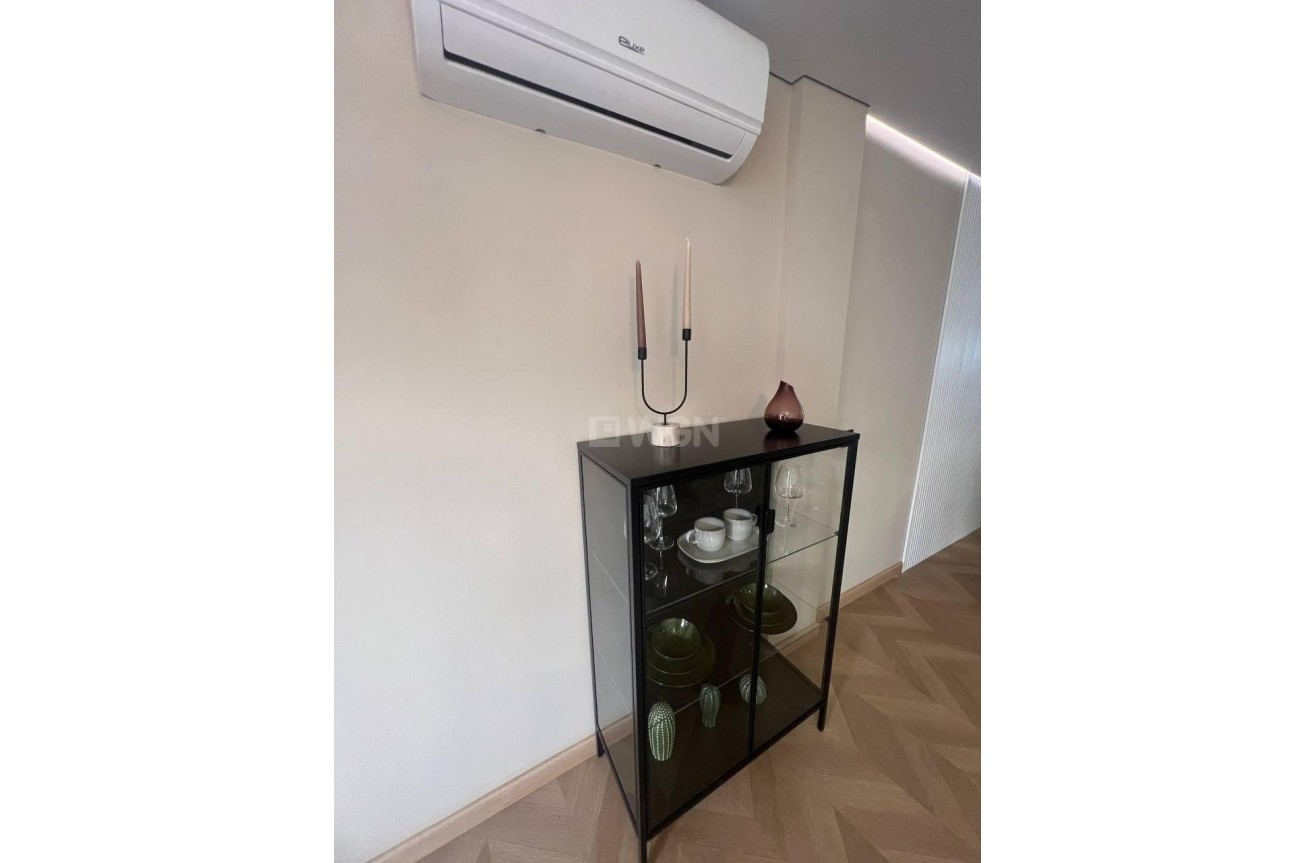 Resale - Apartment / flat - Torrevieja - Estacion De Autobuses