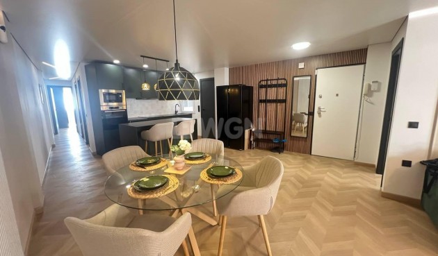 Resale - Apartment / flat - Torrevieja - Estacion De Autobuses