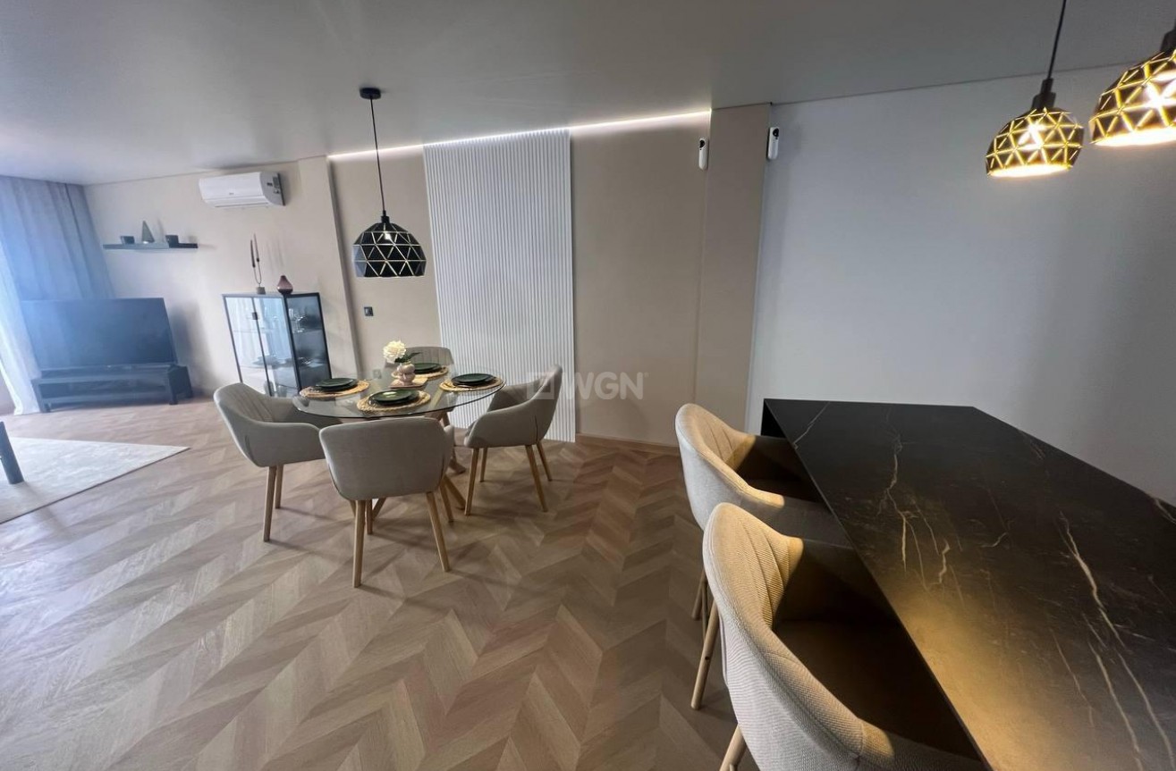 Resale - Apartment / flat - Torrevieja - Estacion De Autobuses