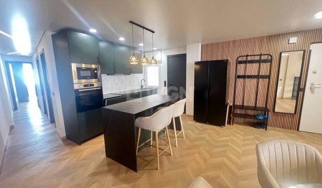 Resale - Apartment / flat - Torrevieja - Estacion De Autobuses