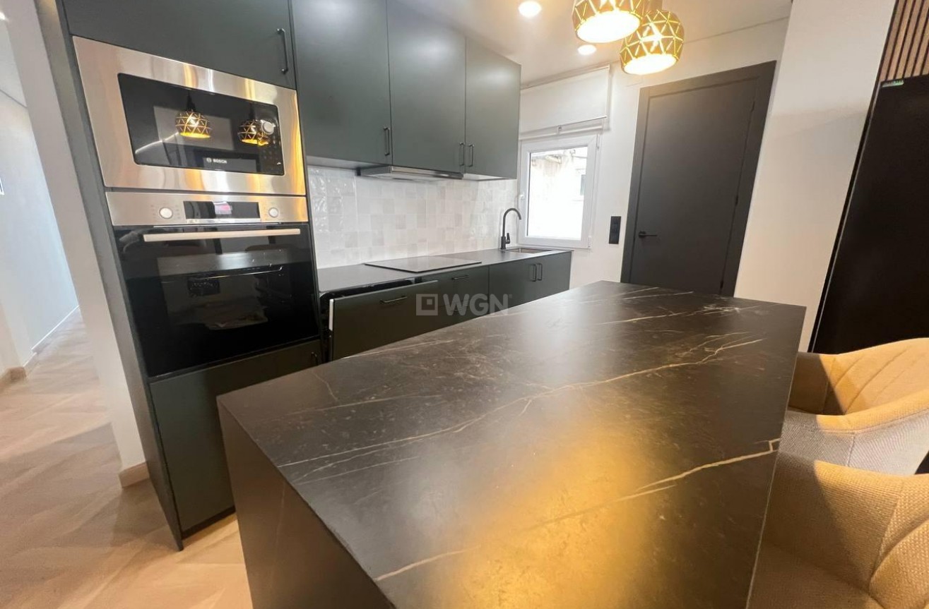 Resale - Apartment / flat - Torrevieja - Estacion De Autobuses