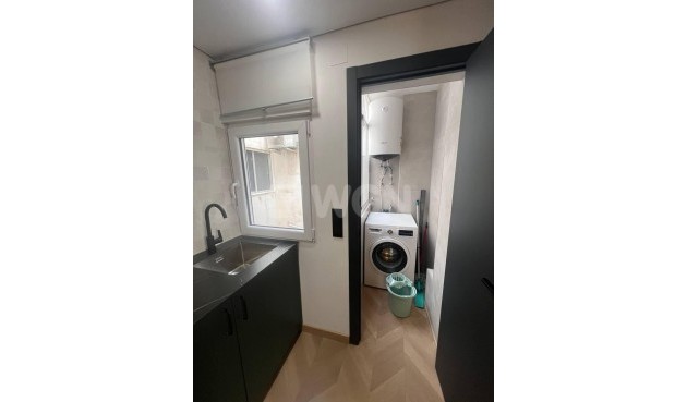 Resale - Apartment / flat - Torrevieja - Estacion De Autobuses