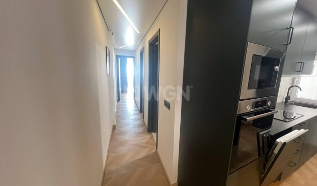 Resale - Apartment / flat - Torrevieja - Estacion De Autobuses