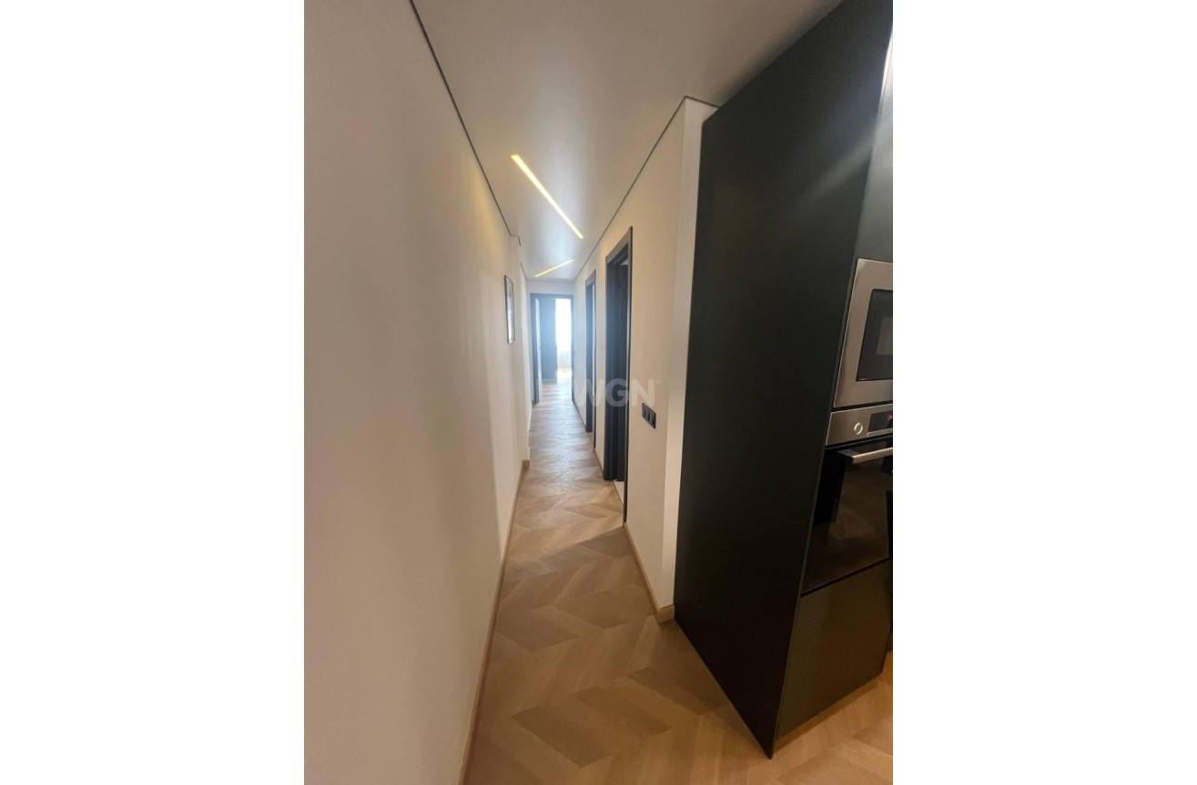 Resale - Apartment / flat - Torrevieja - Estacion De Autobuses