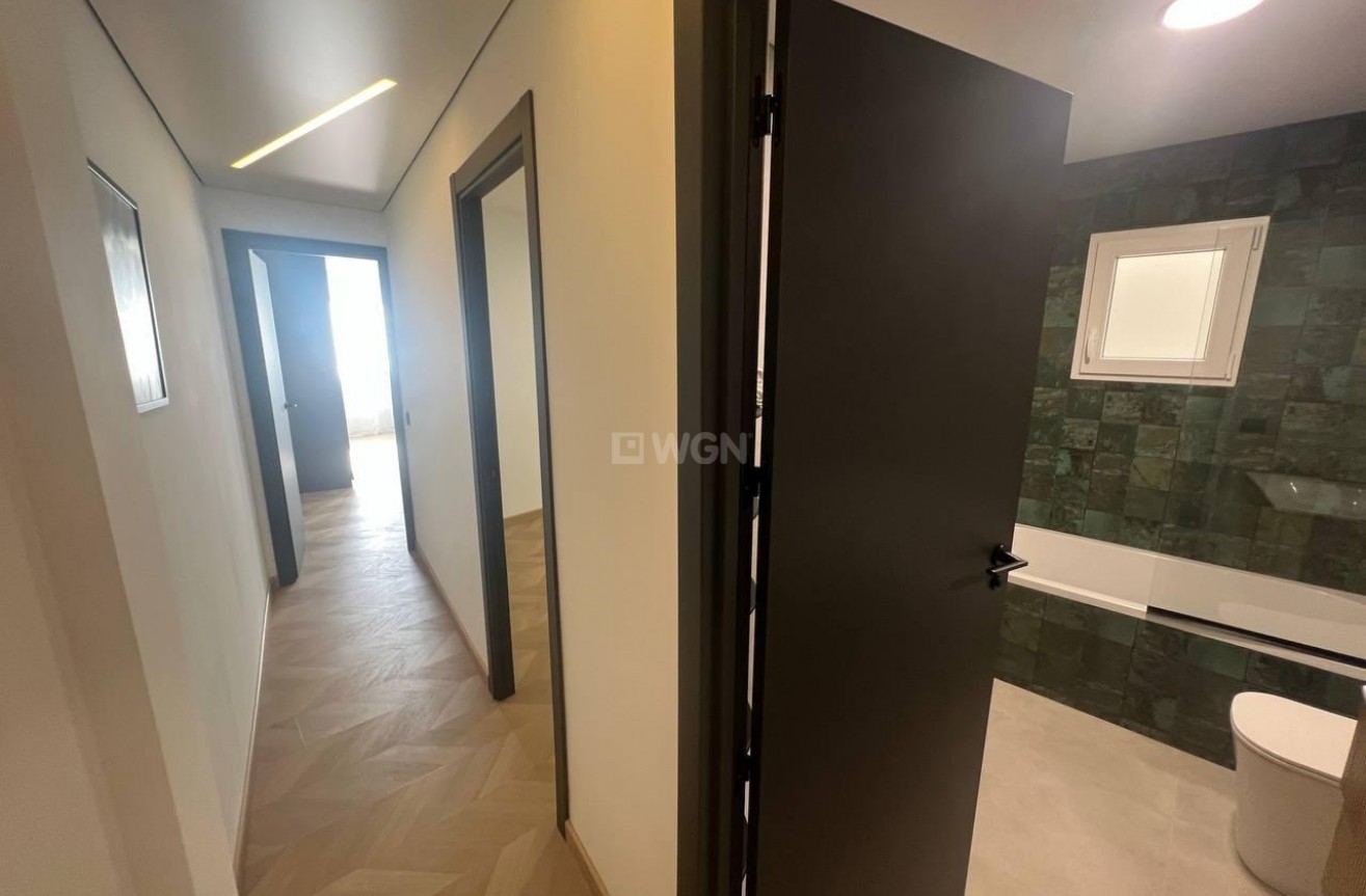 Resale - Apartment / flat - Torrevieja - Estacion De Autobuses